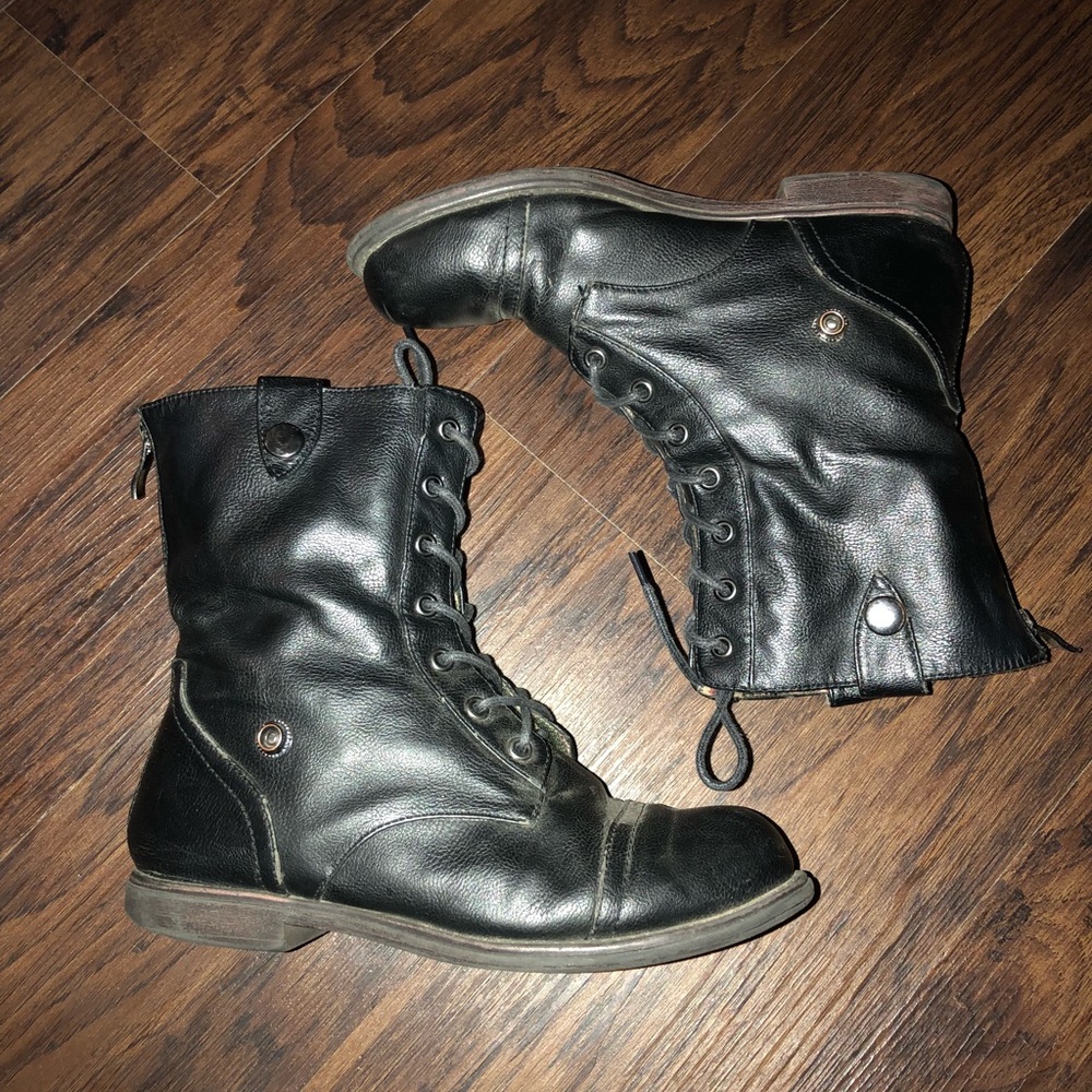 Soda Oralee Women’s laced boots ankle fold